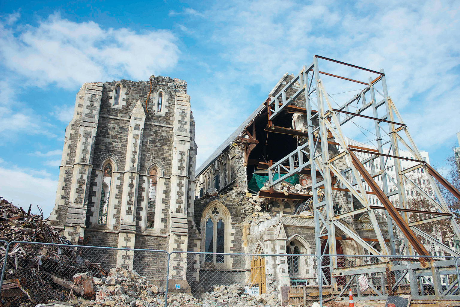 Per 20 anni, 700 fedeli in una chiesa di cartone firmata Shigeru Ban