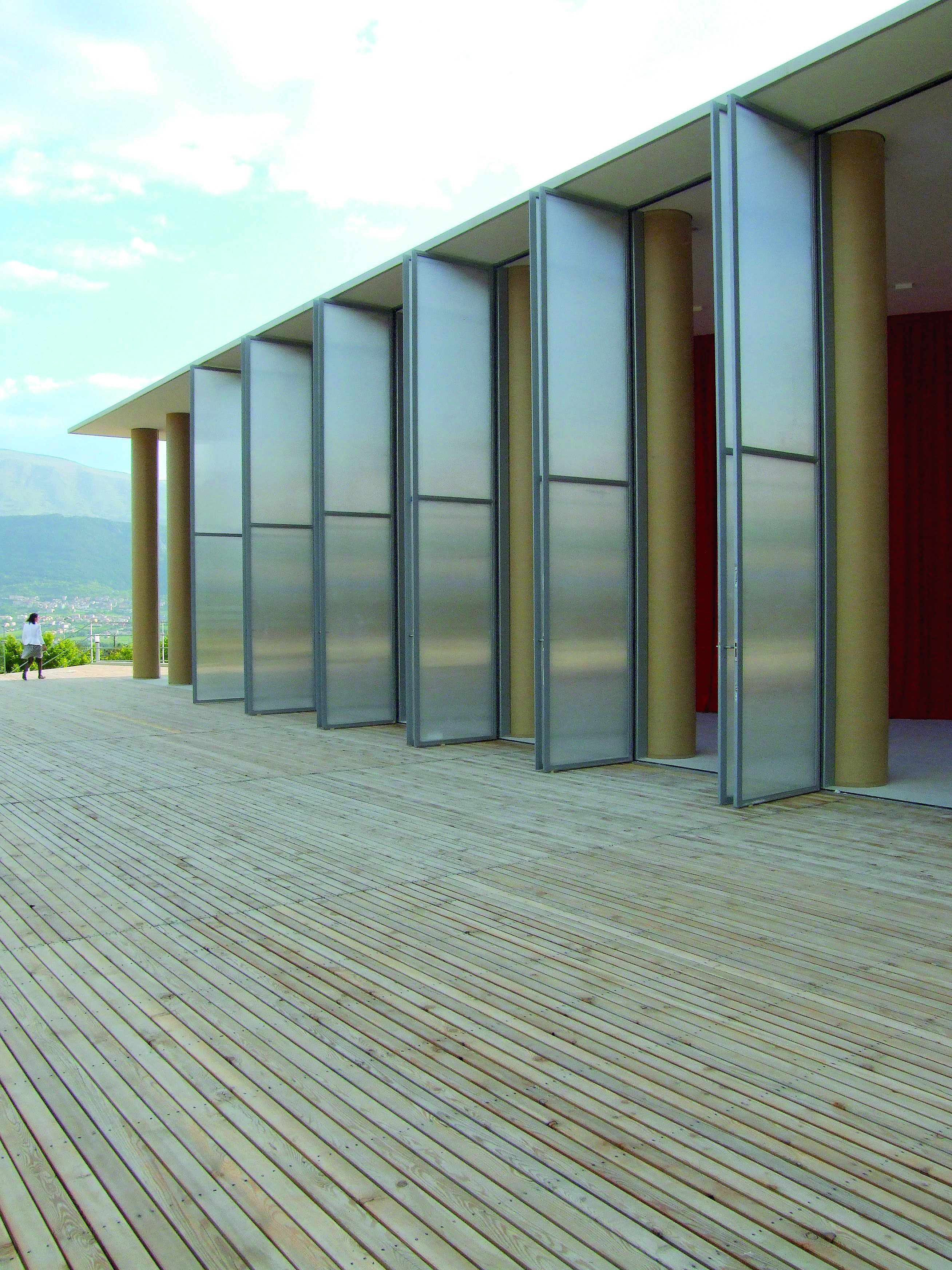 Aquila: come lasino di Buridano: le incredibili resistenze agli auditorium di Shigeru Ban e Renzo Piano