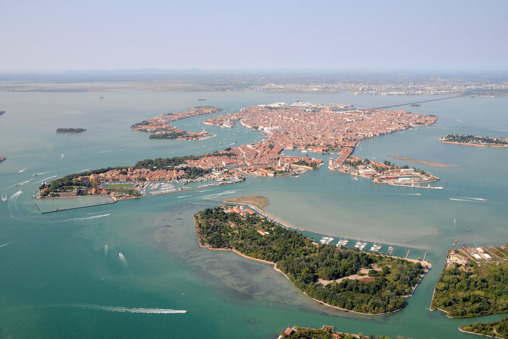 Alla Certosa approda la Biennale