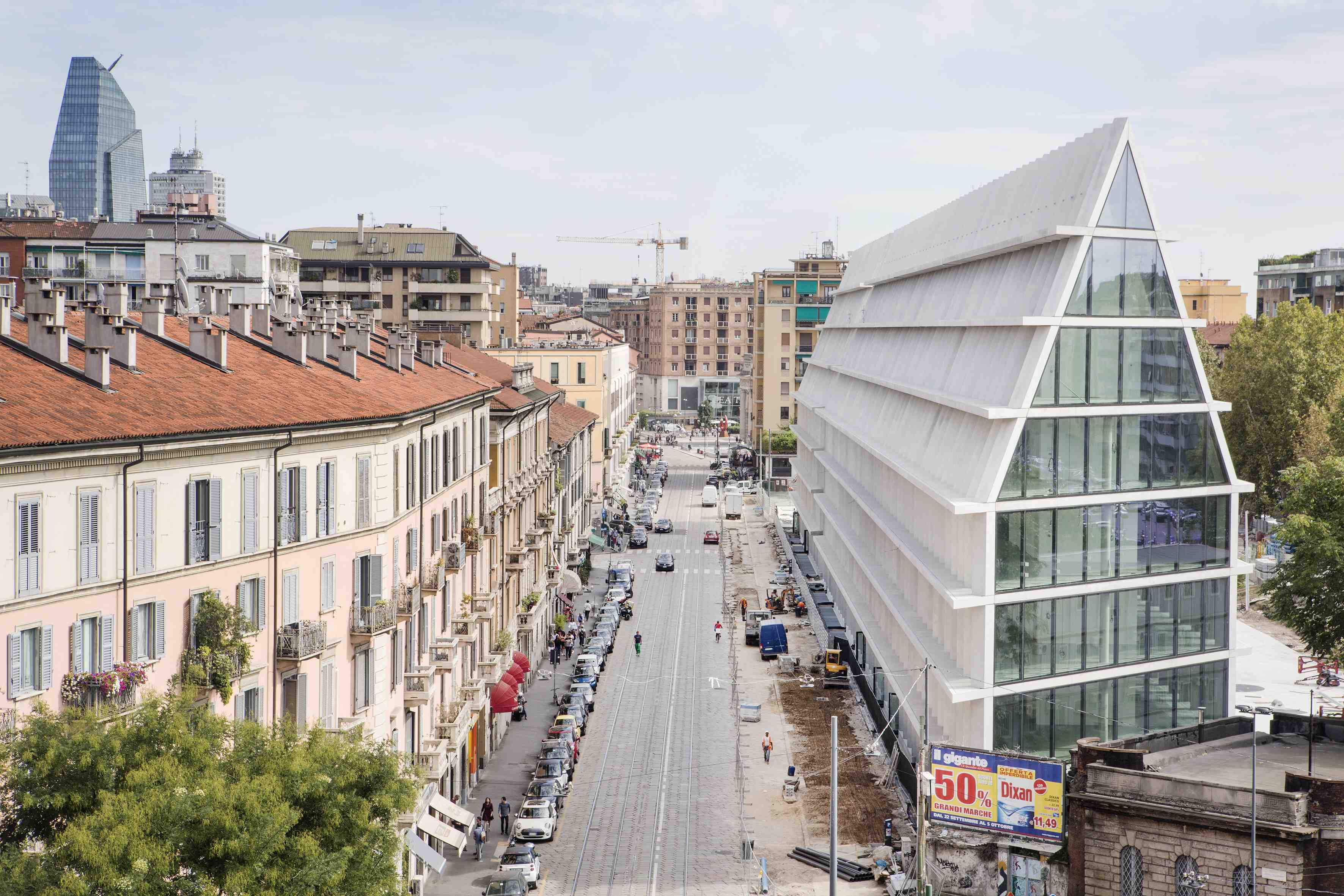 Fondazione Feltrinelli, laica cattedrale esoterica per Milano