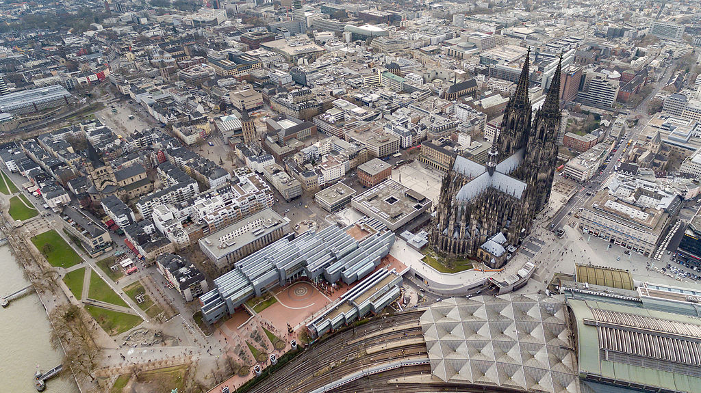 Intorno al duomo di Colonia, un rinnovato foyer per la città storica