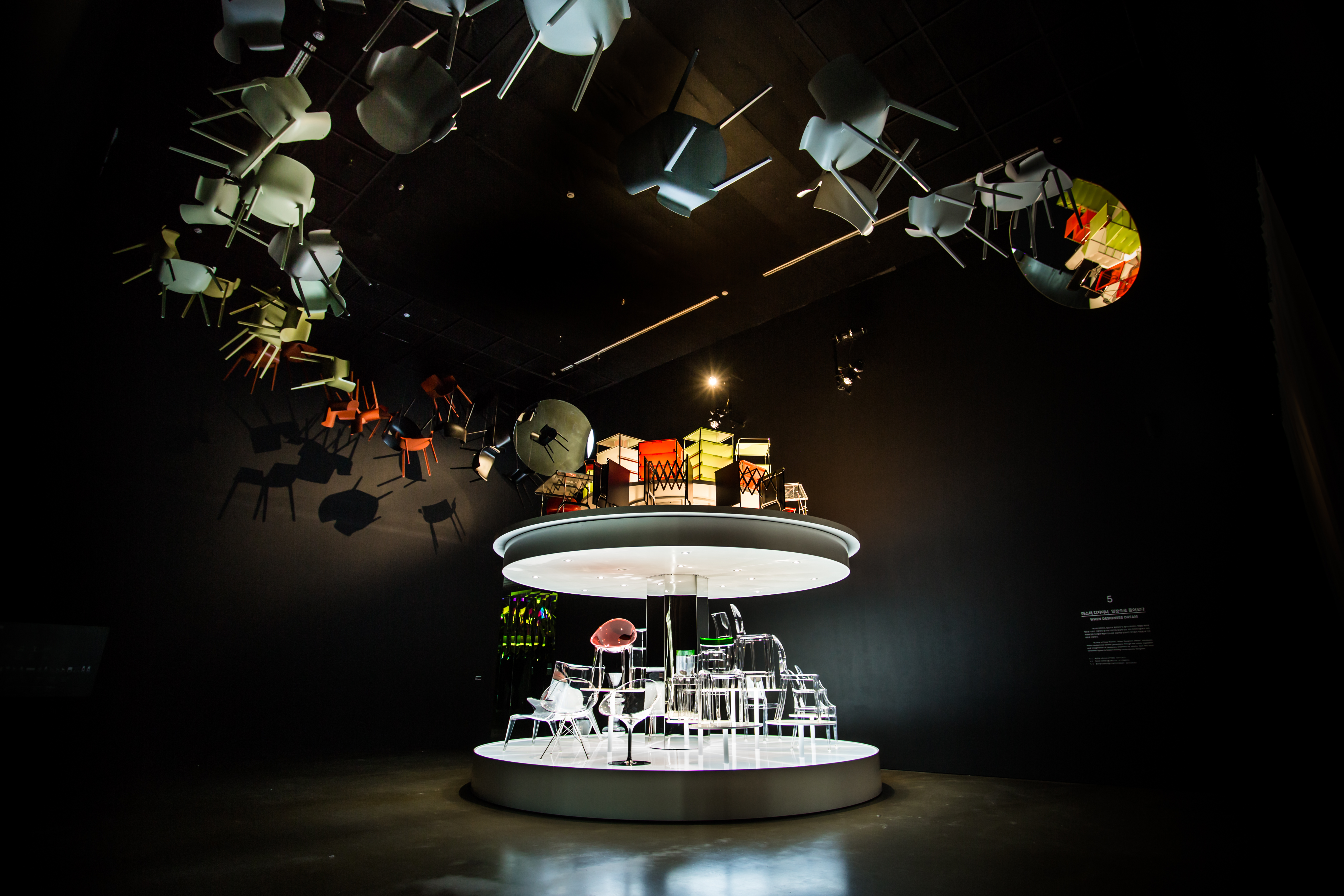 Plastic Fantastic: il mondo Kartell sbarca in Corea