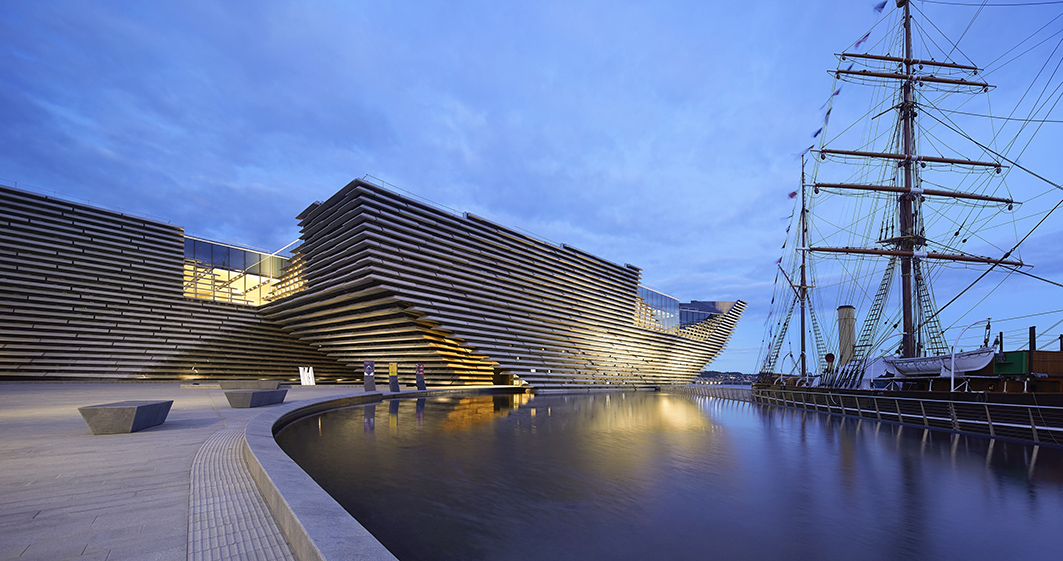V&A Dundee, lo scoglio di Kuma tra terra e acqua