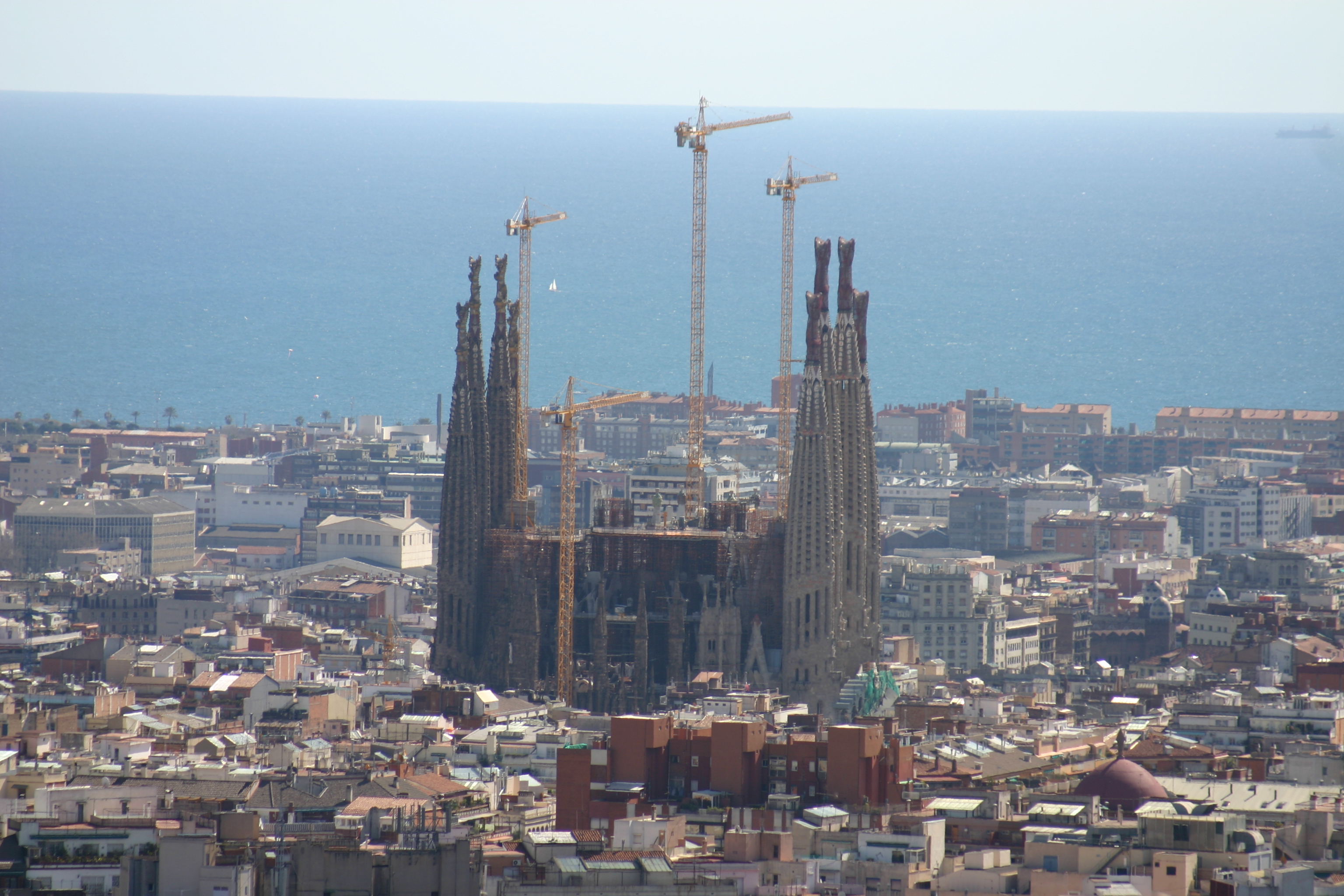 Barcellona, la Sagrada Familia non è più abusiva
