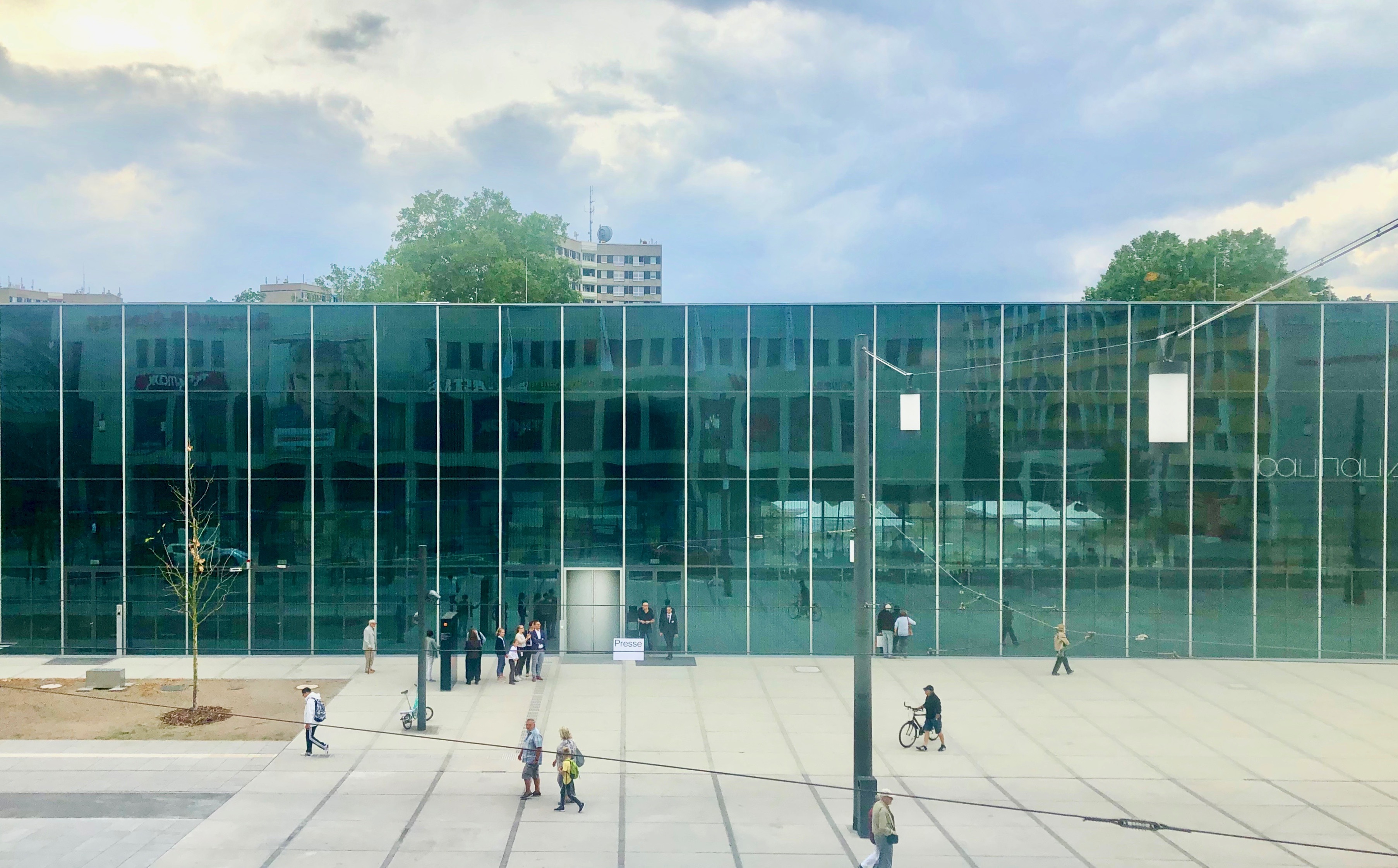 Bauhaus Museum a Dessau, come il monolito di Kubrick
