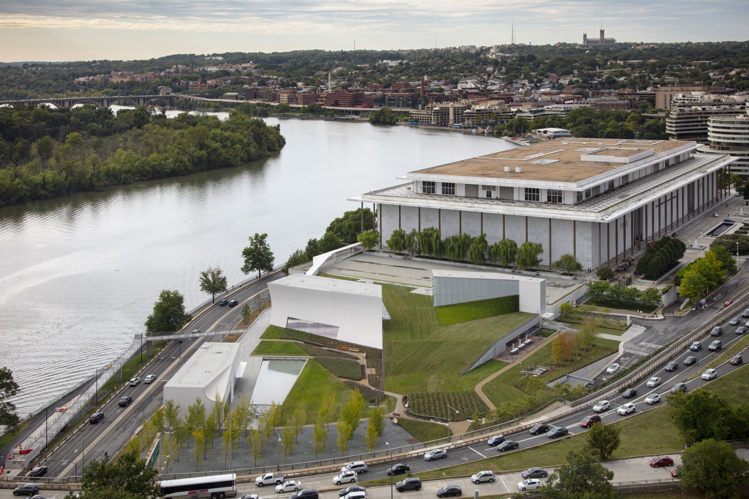 “The Reach” by Steven Holl: a small but assertive cultural center