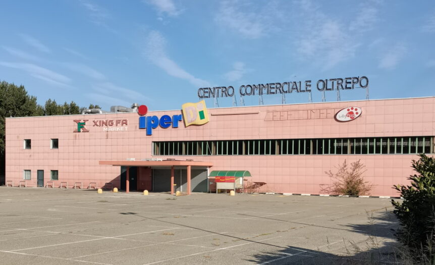 Se la pandemia contagia i centri commerciali