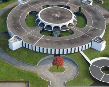 Ex Cartiera Burgo: uno SpacePark nel bianco disco volante di Niemeyer