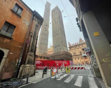 La Bologna delle due torri (per ora)