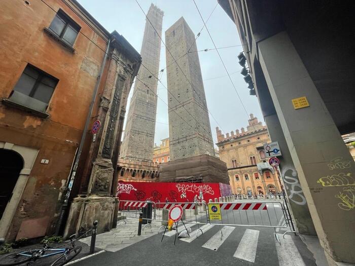 La Bologna delle due torri (per ora)