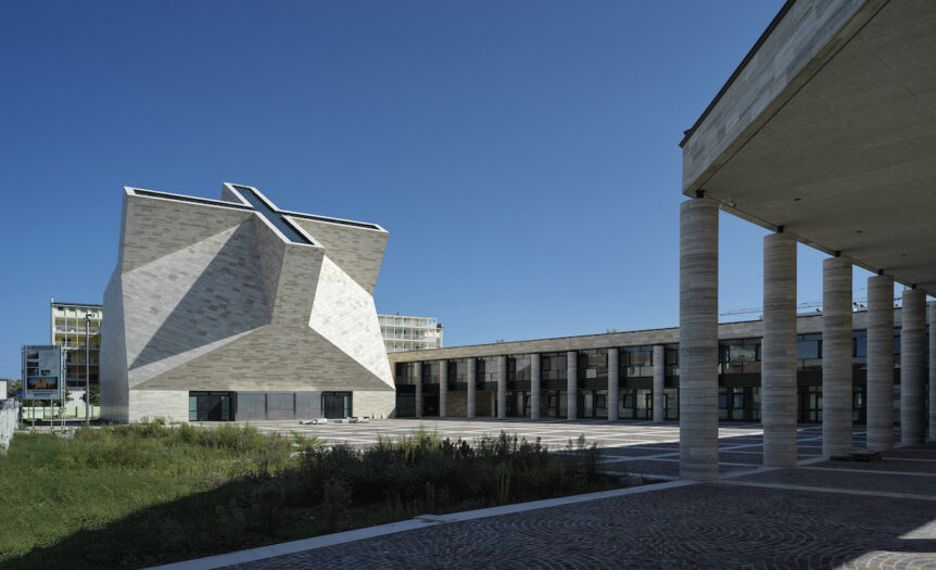 Mario Botta e la chiesa di San Rocco a Sambuceto: la grazia del tempo lungo