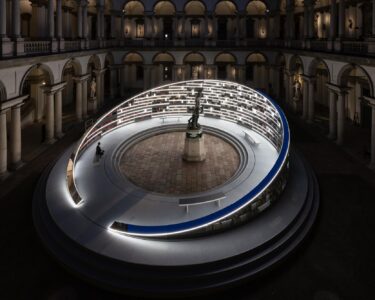 Tutti in coda, è la Design Week