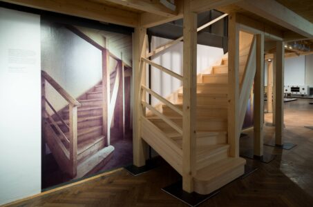 Un allestimento della mostra "Josef Frank. Against Design" (© MAK - foto di Aslan Kudrnofsky)