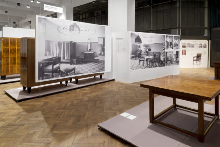 Un allestimento della mostra "Josef Frank. Against Design" (© MAK - foto di Aslan Kudrnofsky)