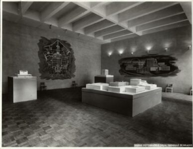 Sezione 1°. L'E42, Olimpiade della civiltà, progetto dell'allestimento degli architetti Marcello Piacentini con Ludovico Quaroni, all'interno della mostra dell'architettura. (Foto Crimella)