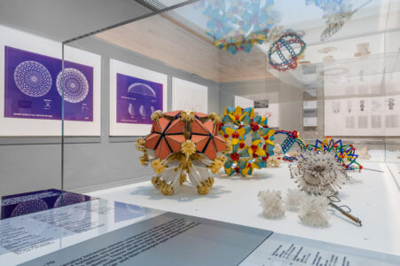 Allestimento della mostra «Archaeology of the Digital» al Centro canadese per l'architettura di Montréal, 2013 (© CCA)