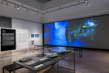 Allestimento della mostra «Archaeology of the Digital: Media and Machines» al Centro canadese per l'architettura di Montréal, 2014 (© CCA)