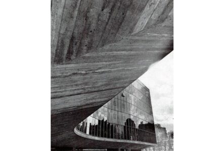 Il corpo uffici (Foto concessa da “La Nouvelle Critique”, “Domus” 511, giugno 1972)