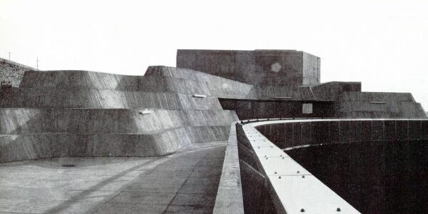 Terrazza-giardino di copertura (Foto concessa da “L’Architecture d’Aujourd’hui”, “Domus” 511, giugno 1972)
