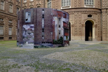 Palazzo Carignano: «Waiting for the last bus» di Botto&Bruno