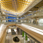 Centro commerciale Surrey Place Mall in British Columbia (Canada) trasformato in campus universitario, torre direzionale e centro commerciale