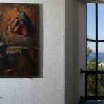 MuMe, sala del museo e sullo sfondo lo Stretto di Messina (foto di Antonio Parrinello)