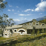 Monastero delle carmelitane (Quart, Aosta, 1984-1989) Immagine da: S. Pace, L. Reinerio, Architetture per la liturgia. Opere di Gabetti e Isola, Milano, Skira, 2005