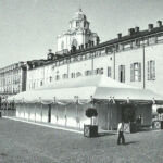 Padiglione provvisorio in occasione dell’ostensione della Sacra Sindone (Torino, piazzetta reale, 2000) Immagine da: S. Pace, L. Reinerio, Architetture per la liturgia. Opere di Gabetti e Isola, Milano, Skira, 2005