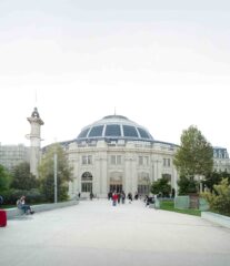 Vista esterna di progetto dal giardino delle Halles (© Artefactory Lab ; Tadao Ando Architect & Associates; NeM / Niney & Marca Architectes; Agence Pierre-Antoine Gatier. Courtesy Collection Pinault - Parigi)