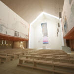 Vista interna aula liturgica (©Francesca Leto, Matteo Baratto grafica)