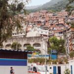 Il CIEP Doutor Bento Rubião a Rocinha, nella più grande favela del Brasile (© Aberrant Architecture)