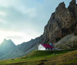 Ristrutturazione e ampliamento rifugio Alpe di Tires, Alpe di Siusi (BZ), Senoner Tammerle Architetti. Foto Lukas Schaller