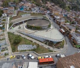 UVA De Los Suenos, Versalles
