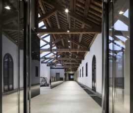 M9, spazi dell'ex convento, Innovation Retail Center. Veduta interna ultimo piano. © Polymnia Venezia, foto Alessandra Chemollo