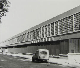 Vista della facciata principale sul boulevard MacDonald, 1970