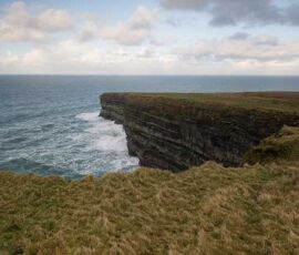Le scogliere di I Céide Fields nella contea di Mayo in Irlanda