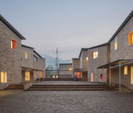 Atelier Deshaus_Xinchang Village Central Kindergarten Inner Plaza Night View ®Su Shengliang