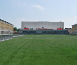 Weimar, Gauforum ex A. Hitler Platz con sullo sfondo il Weimar Atrium © Foto di Daniela Völkel