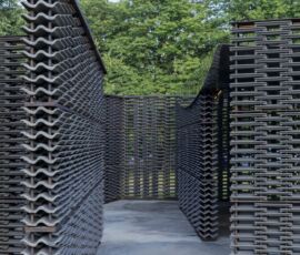 Serpentine Pavilion 2018, disegnato da Frida Escobedo, Serpentine Gallery, London (15 June – 7 October 2018) © Frida Escobedo, Taller de Arquitectura Photography © 2018 Iwan Baan