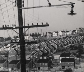 W. Eugene Smith, USA, 1918-1978
Edilizia residenziale, 1955-1957
(Stampa ai sali d’argento
33.34 x 25.40 cm
Carnegie Museum of Art, Pittsburgh
Gift of the Carnegie Library of Pittsburgh, Lorant Collection
© W. Eugene Smith / Magnum Photos)
