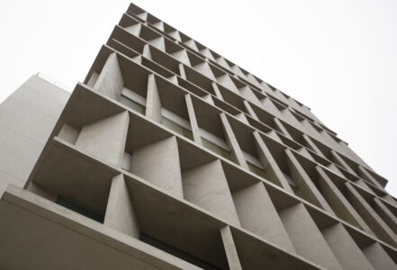 Sharif Kahatt e Marta Morelli, edificio per appartamenti Atenea