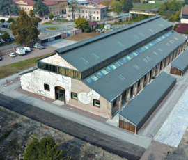Capannone 18 in fase di ristrutturazione (progetto di Andrea Oliva Architetto; © Kai-Uke Shulte-Bunert)