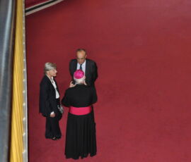 Riunione di condominio. L'arcivescovo Nosiglia, il Ministro Bonisoli, la direttrice dei Musei Reali Pagella nel foyer del Teatro Regio, la mattina dell'inaugurazione