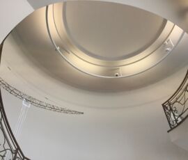 Palais Populaire, particolare soffitto sopra scala monumentale (© Daniela Völkel)