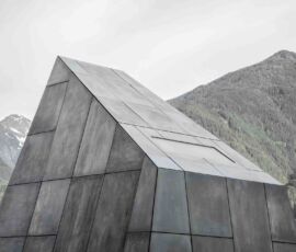 Opere di restauro o recupero: Bergmeisterwolf Architekten, Progetto Cantina Hotel Pacherhof - Novacella-Varna (Bz)