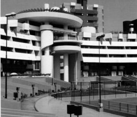 Unità urbana a servizi integrati a Ponti Rossi, Napoli (1979)