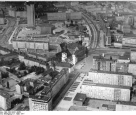 Chemnitz, Straße der Nationen, Rathaus, Hotel Kongreß, Stadthalle, 1977 (Fonte Bundesarchiv)