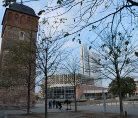 FASE I, Roter Turm e Stadthalle sullo sfondo (© foto Daniela Völkel)