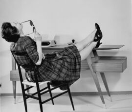 Sedia Superleggera, per Cassina, Giordano Chiesa, 1957 e 1953
(© Gio Ponti Archives)