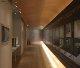 Allestimento della mostra "A Home for All: Six Experiments in Social Housing"